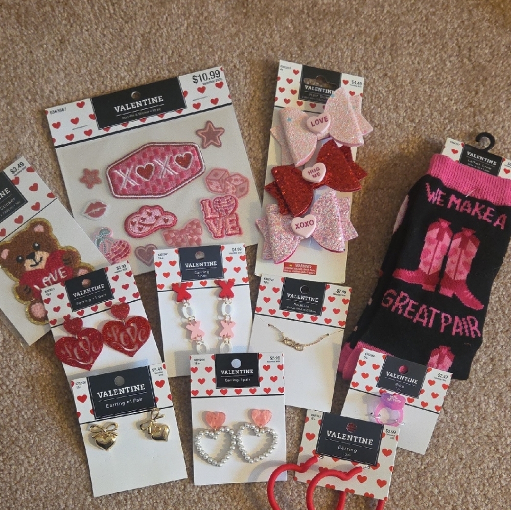 Huge Valentine's Accessory Set